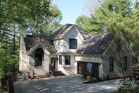 733 Zelda Court sold home in Estates of Salisbury, Hendersonville, NC
