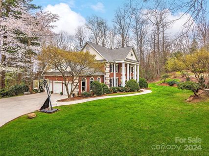 110 Braeside Circle