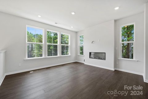 723 Carr Place