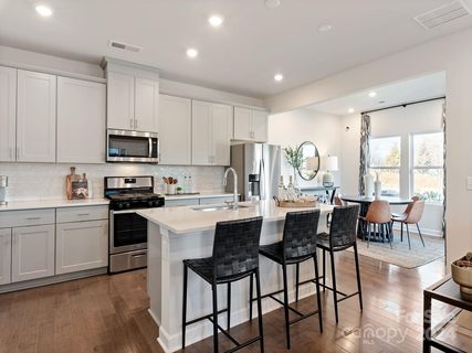 1021 Harry Court 45