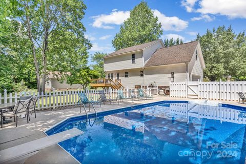 3356 Mooring Place sold home in Anchors Landing, Sherrills Ford, NC
