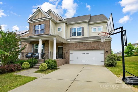 2556 Kinmere Drive sold home in Kinmere Farms, Gastonia, NC