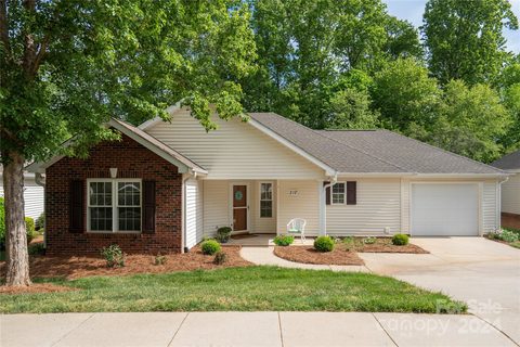 212 Oak Village Parkway