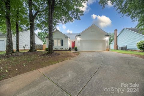 2935 Hosta Drive sold home in Grenelefe, Charlotte, NC