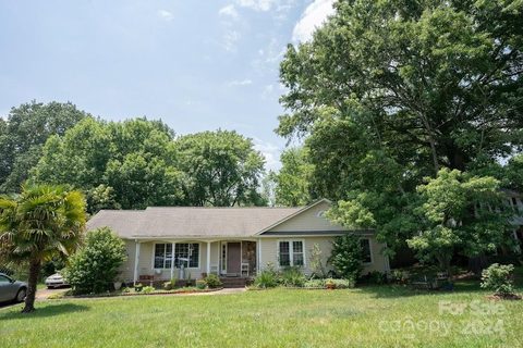 7038 Marlbrook Drive sold home in Idlewild Farms, Charlotte, NC