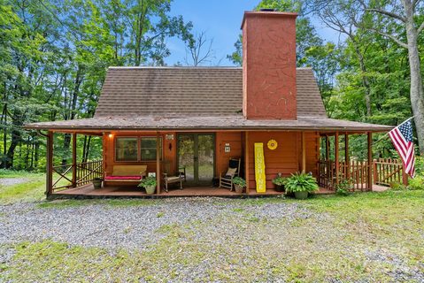 810 English Ridge Drive