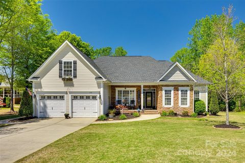 213 Clear Spring Court sold home in Pleasant Glen, Fort Mill, SC