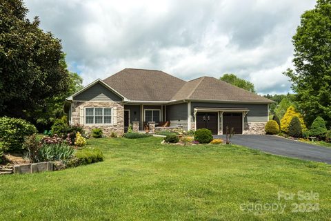 138 Saddle Club Lane sold home in Valley View Farms, Hendersonville, NC