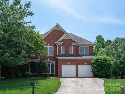 18038 Greyfield Glen