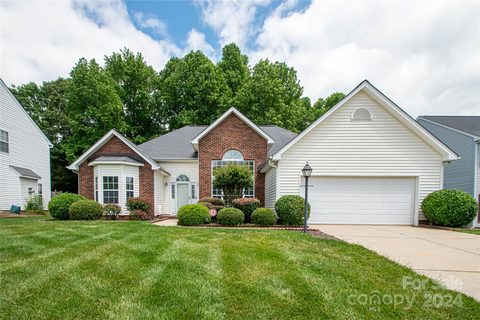 1925 Thornblade Ridge Drive sold home in Thornblade Hills, Matthews, NC
