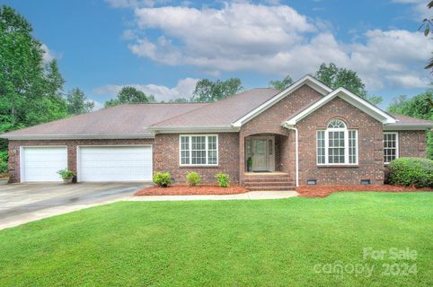 1822 White Ibis Court sold home in Flying Eagle Estates, Clover, SC