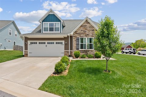 14 Montaugue Street sold home in Hyde Park, Arden, NC
