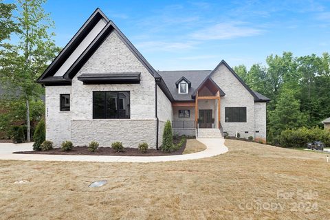 2024 Sherringham Way sold home in The Gardens On Providence, Waxhaw, NC