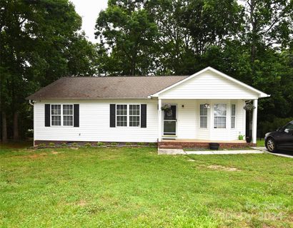 221 Hickory Wood Drive sold home in Highland Woods, Kannapolis, NC