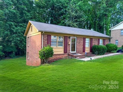 1332 Plumstead Road sold home in Garden Park, Charlotte, NC