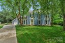 8601 Doe Run Road sold home in Charlotte, SC
