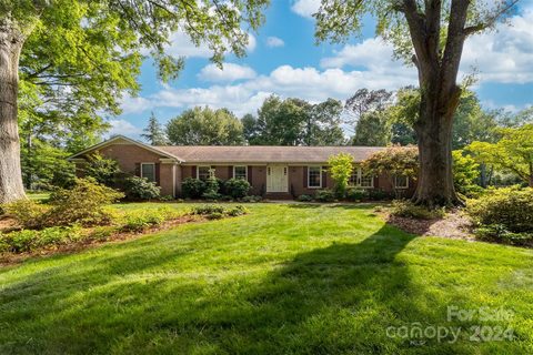 8913 Oxford Place sold home in Westminster Park, Huntersville, NC