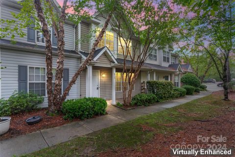 612 Emerald Cove Drive sold townhome in Glenwater at University Place, Charlotte, NC