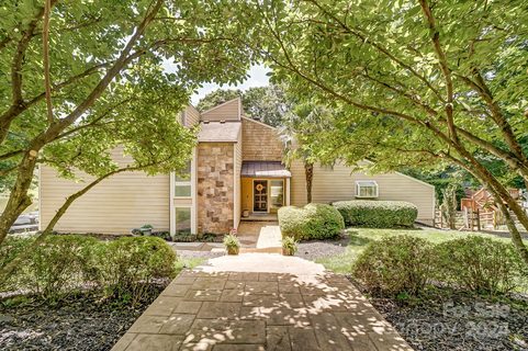 8110 Raintree Lane