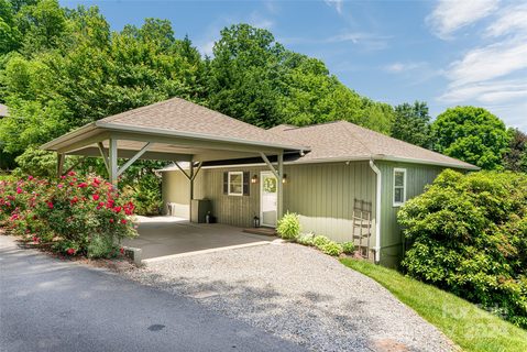 33 Winghaven Heights sold home in Hawks Crest, Waynesville, NC