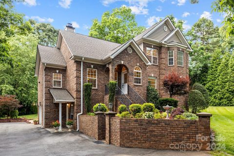 15031 August Lane sold home in Arlington Forest, Charlotte, NC