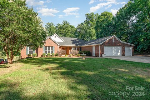 1511 Pine Bluff Court sold home in Caroland Acres, Fort Mill, SC