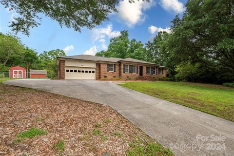 583 Crestside Drive sold home in Mountain Brook, Concord, NC