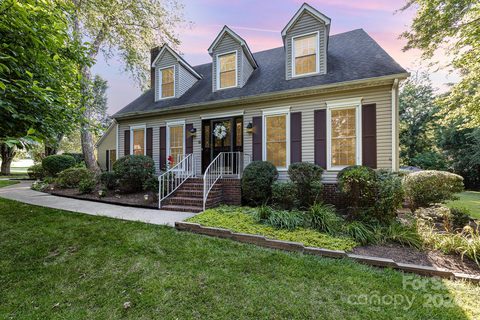 304 Meadow Green Drive sold home in Windmill Ridge, Salisbury, NC