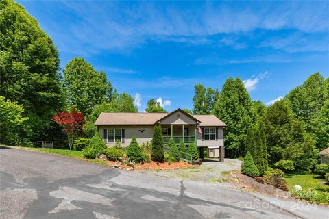 41 Down Hemlock Lane sold home in Torwood, Whittier, NC