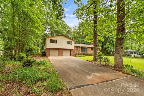 1090 Mcalway Court sold home in The Knolls, Newton, NC