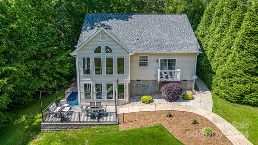 Previously sold for $888,900