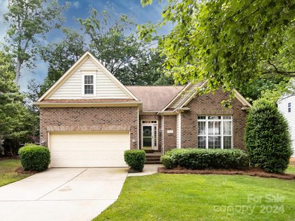 701 Clearbrook Road sold home in Matthews Estates, Matthews, NC