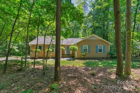 5917 Indian Brook Drive sold home in Indian Brook, Matthews, NC