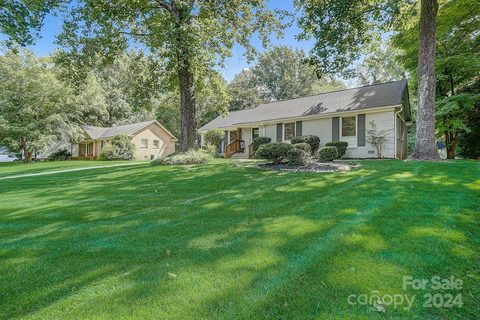 5822 Mullis Road
