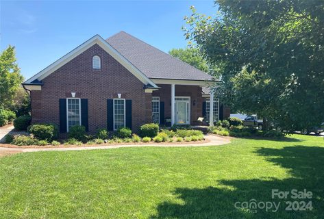 7821 Tottenham Drive sold home in Fenton Dell, Harrisburg, NC