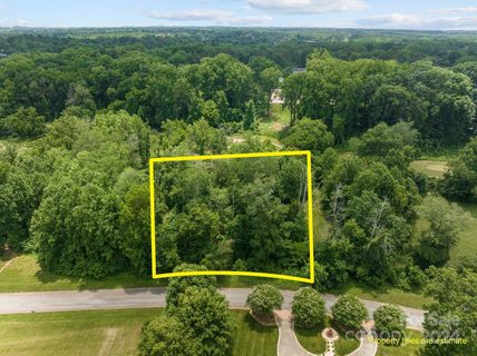 519 Riviera Drive pending home in Crescent Vistas, Salisbury, NC