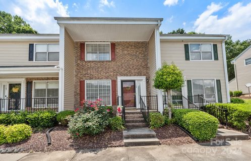 1109 Surry Lane sold home in Ferrington Place, Gastonia, NC