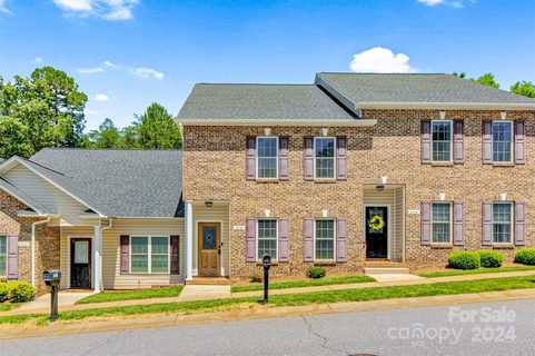4198 Pickering Drive sold townhome in Thornbury Village, Hickory, NC