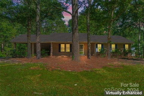 1422 Mack Drive sold home in Timbercrest, Mcconnells, SC