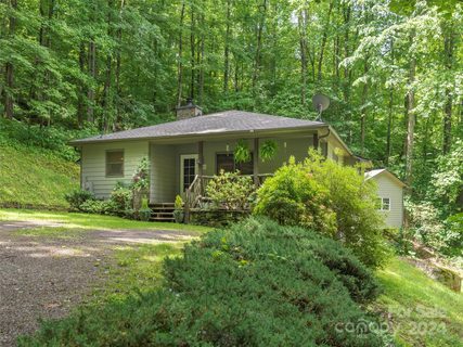 102 Fall Creek Road sold home in Countryside Acres, Waynesville, NC