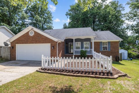 9817 Bella Marche Drive sold home in Mcalpine Woods, Charlotte, NC