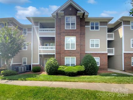 9810 Campus Walk Lane J sold condo in Campus Walk, Charlotte, NC