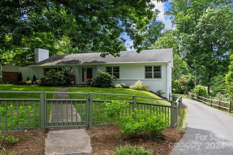 Previously sold for $907,213