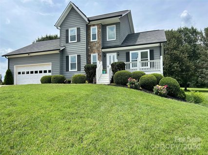 1676 Berkshire Drive sold home in Berkshire Place, Hickory, NC