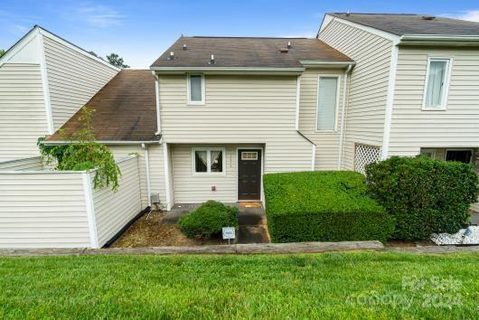1646 Hollow Drive sold condo in Fox Ridge, Charlotte, NC