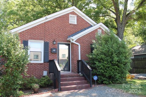 4205 4207 Commonwealth Avenue