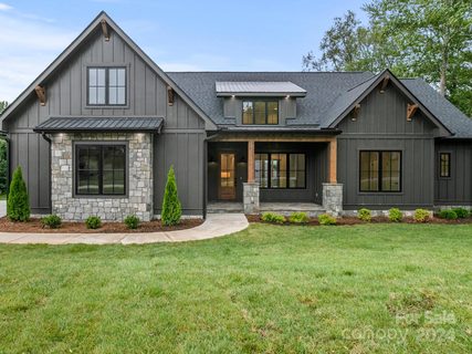 140 Barnrock Drive sold home in Hollabrook Farm, Mills River, NC