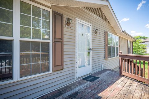 11 Ora Street sold home in E Riverside Urban Renewal Area, Asheville, NC