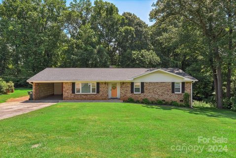1600 Fleetwood Drive sold home in Springdale, Gastonia, NC