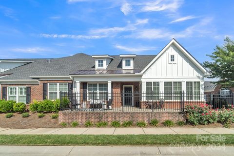 113 Adelaide Way